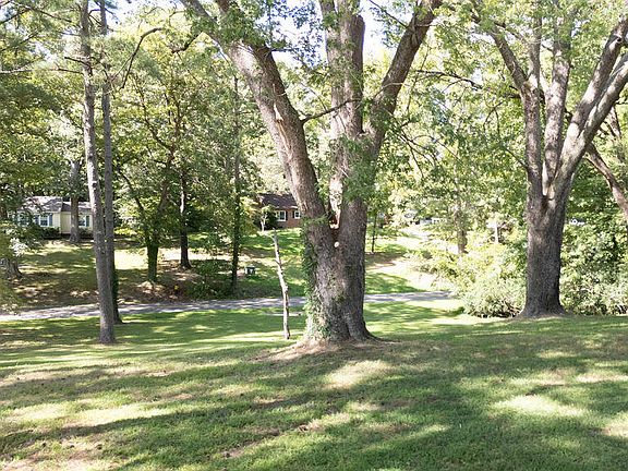 4th image of 15 Clark Ln