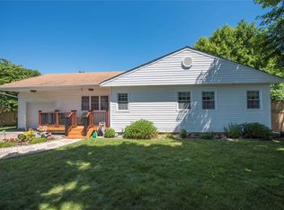 91 Babylon St, Islip Terrace, NY 11752