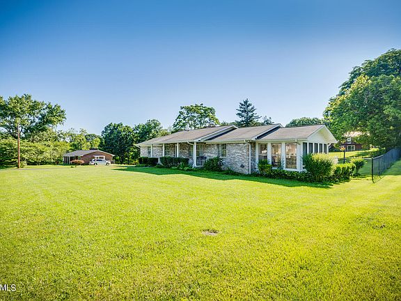 2nd image of 2305 Vincinda Cir