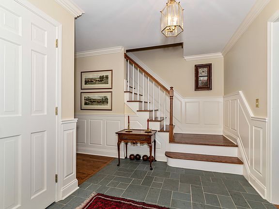 3rd image of 89 Ferndale Dr