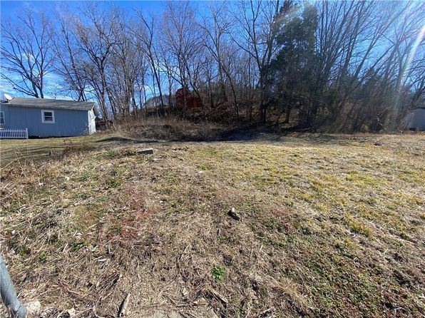 407 Winner Ave, Smithville, MO 64089