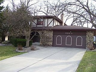 1st image of 9803 W Oakridge Dr