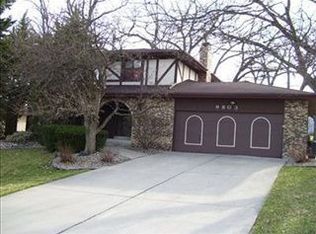 9803 W Oakridge Dr, Saint John, IN 46373