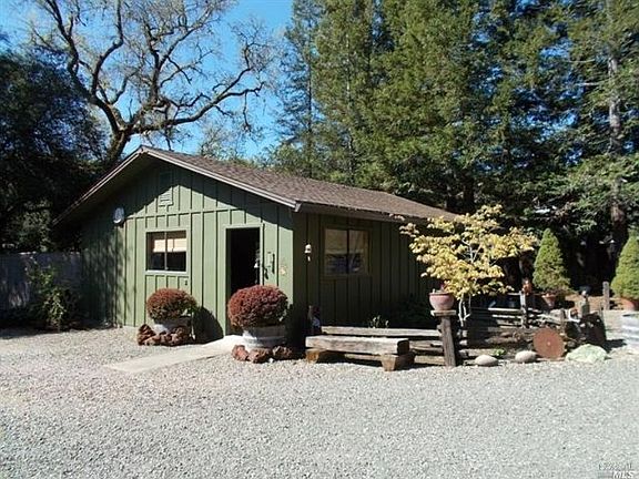 4th image of 2020 Park Creek Ln