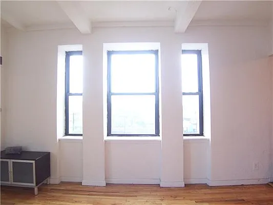 Rented by I & I New York | media 23