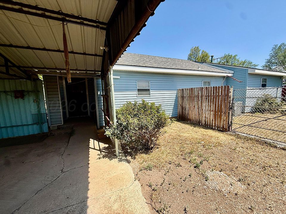 1st image of 814 NE 11th St