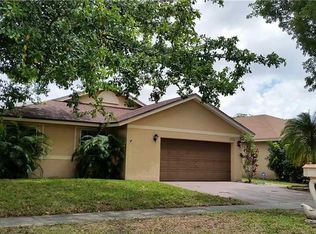 9931 SW 12th St, Pembroke Pines, FL 33025