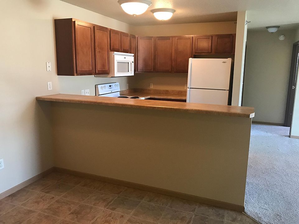 1st image of 2401 36th St S APT 208