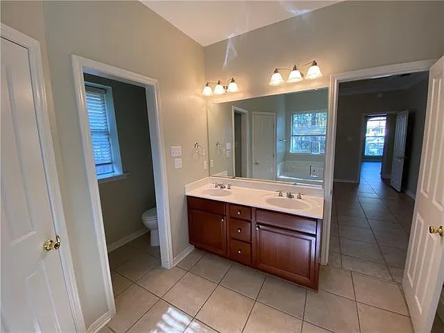 35 New Canaan Hills Ct — Photo 12