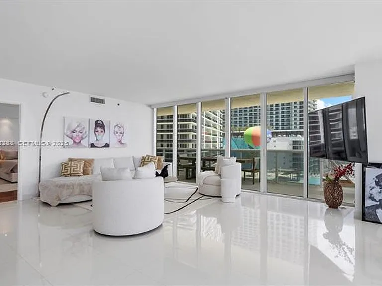 1830 Ocean Dr #CU-1101 — Photo 24