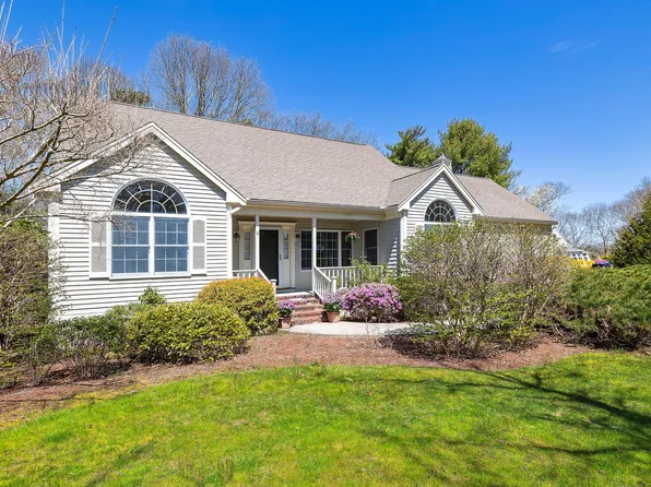 8 Tracy Circle, East Falmouth, MA 02536