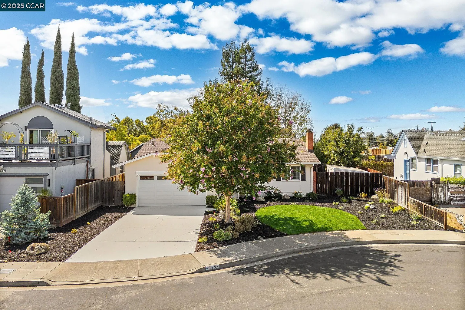 127 Elvira St photo 1