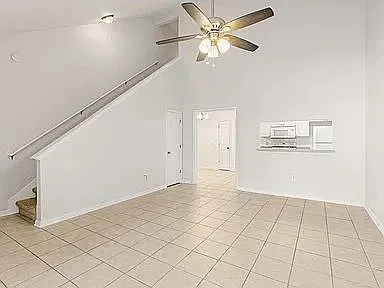 3 bed, 3.0 bath, 1363 sqft, $1,595 — Photo 2