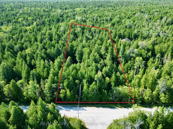 30 Myles Dr, Northern Bruce Peninsula, ON N0H 2R0