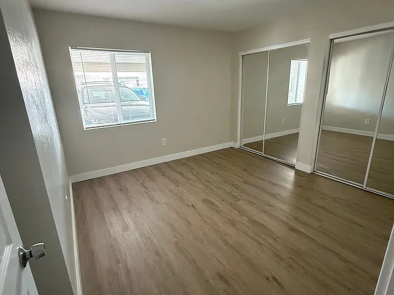 3046 N 24th Dr — Photo 14