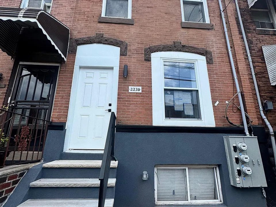 2236 Moore St #1