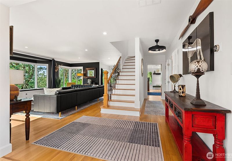 5th image of 177 NE Fair Oaks Terrace