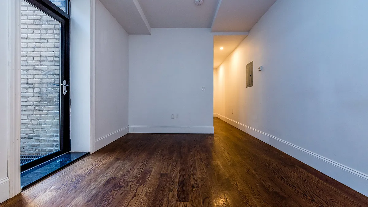 Building Photo - 1635 Putnam Ave #1A