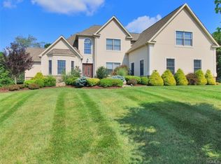 5 Maidstone Ln, Monroe, NY 10950