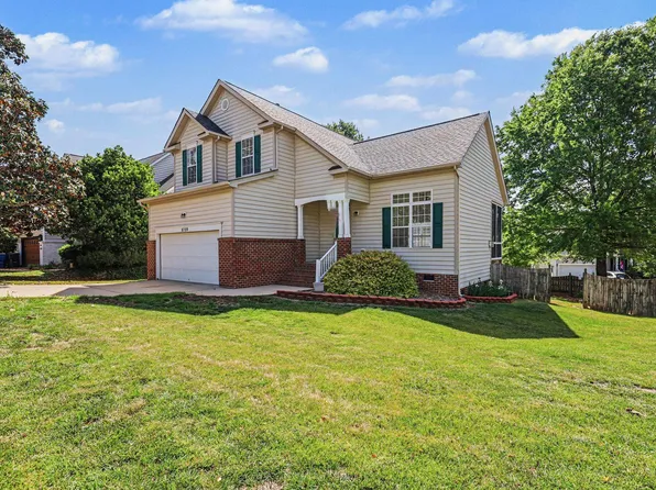 8709 Blakehurst Dr, Raleigh, NC 27617