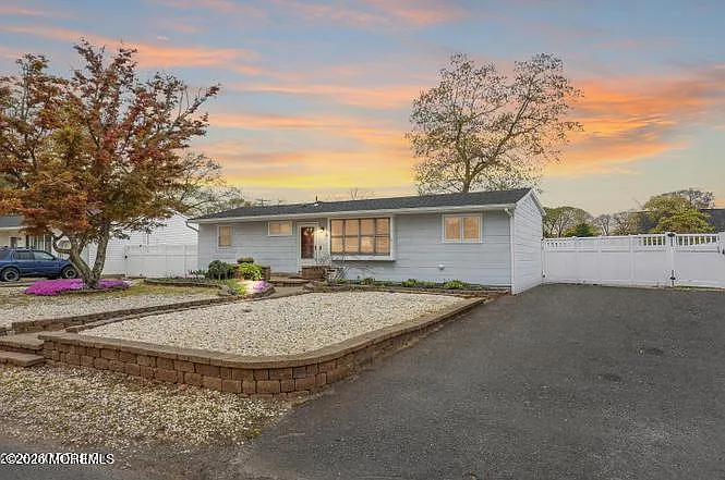 36 Bay Laurel Dr — Photo 5