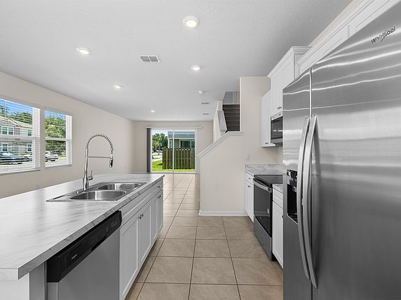 4th image of 167 Whispering Brook Dr