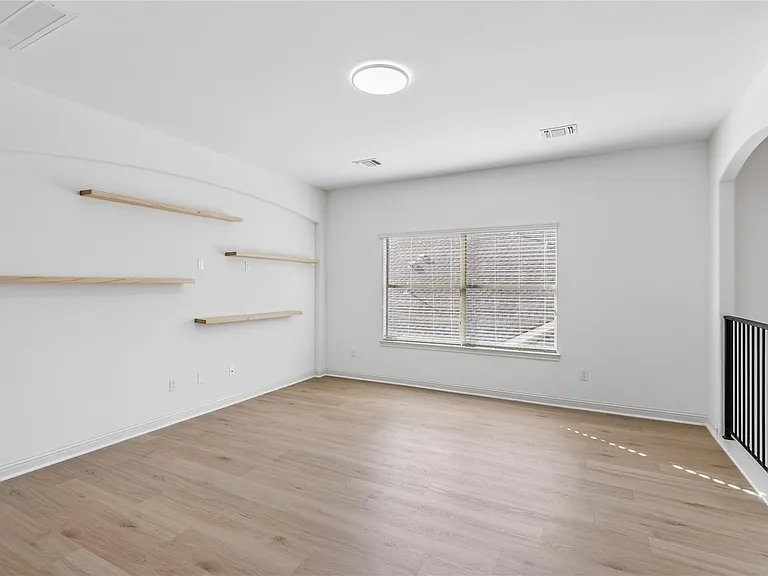 3831 Sapphire Loop — Photo 21