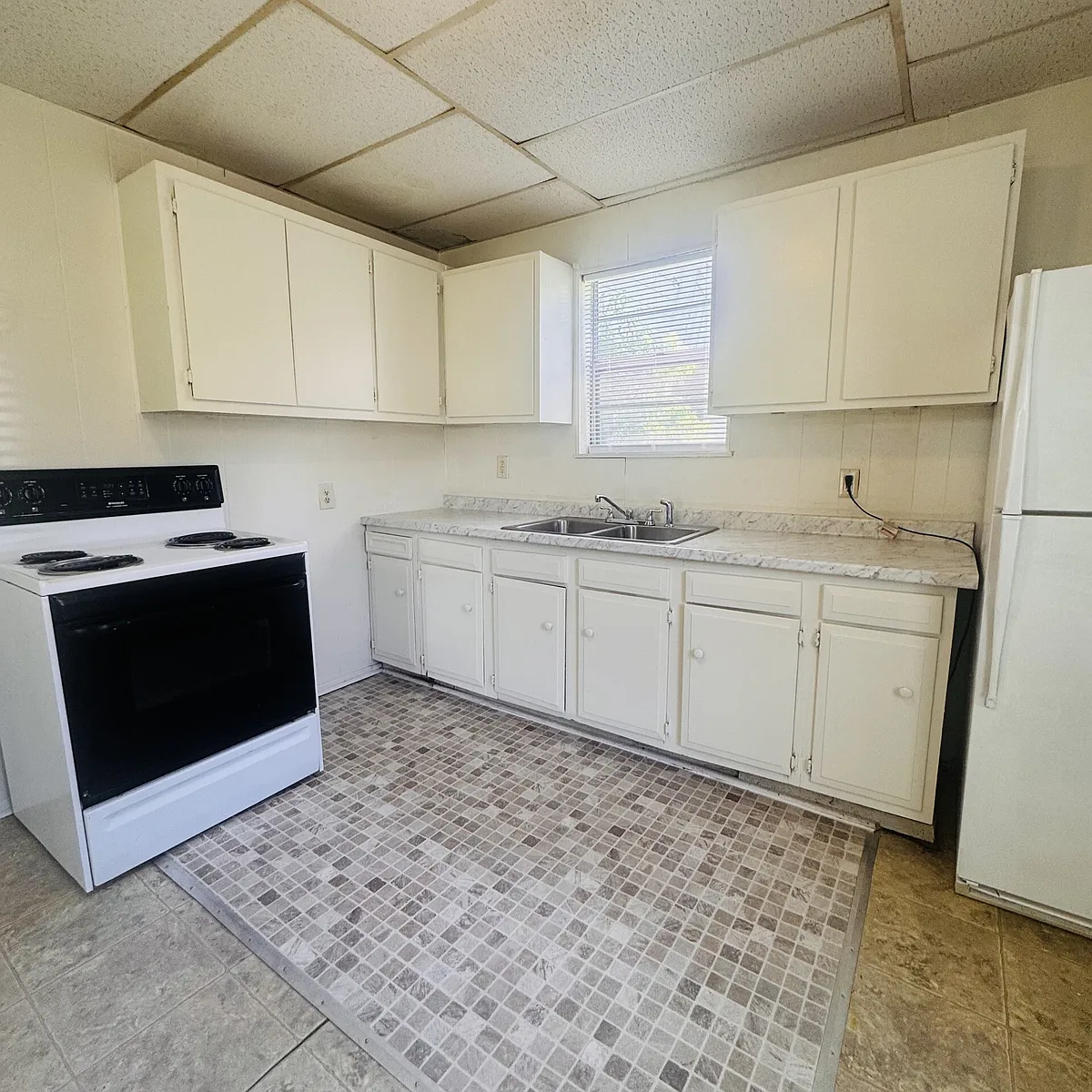 Primary Photo - 1122 Dallas St