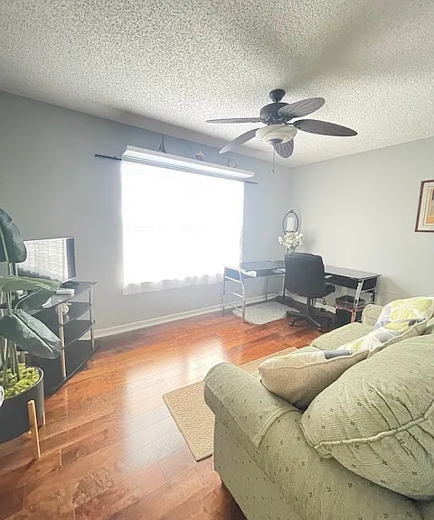2305 Judson St — Photo 11