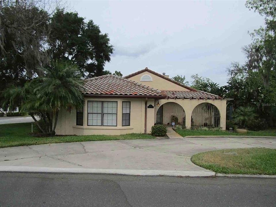 1st image of 1 Forest Ln