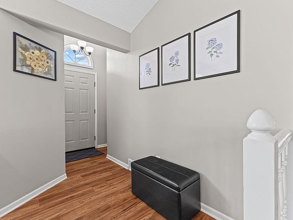 3rd image of 3872 Westbury Ln