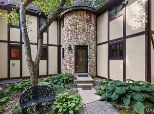 10 Knob Hill Ct, Fairview Heights, IL 62208