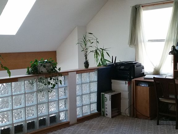 Loft/office/spare bedroom
