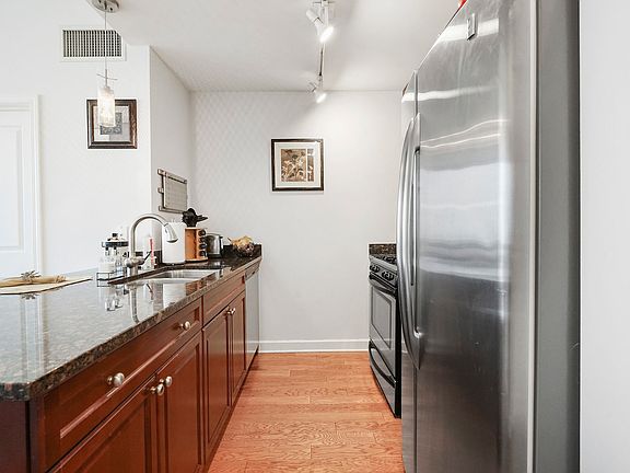 5th image of 1400 S Michigan Ave APT 1608