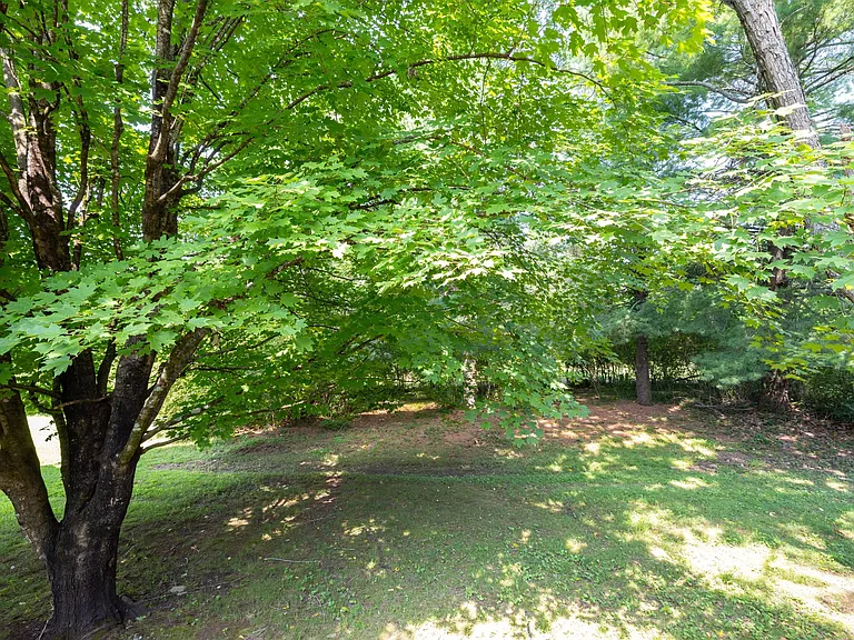 1215 Carriage Park Dr — Photo 32