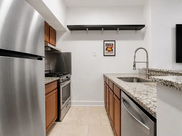 171 Grand St #1 — Photo 5