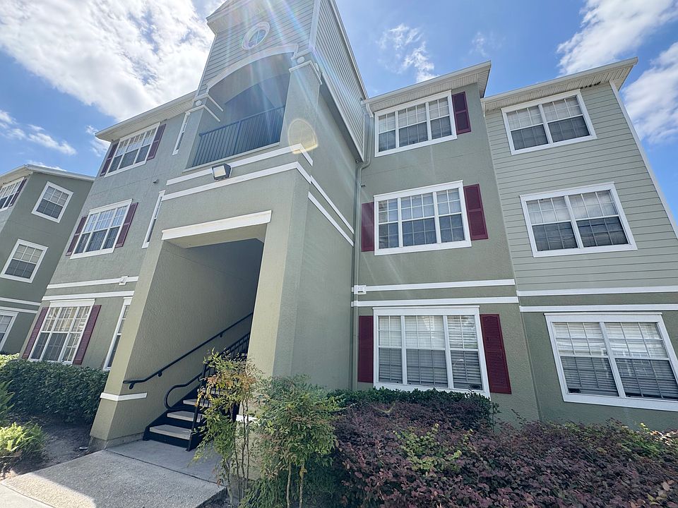 Well kept building inside a gated community with controlled access.