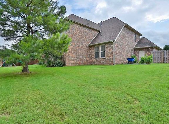 3rd image of 6702 Willowridge Ln