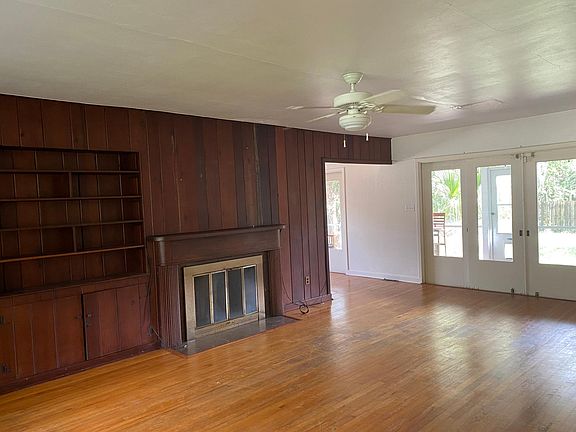 3rd image of 2217 NW 5th Pl