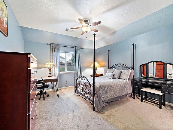 4th image of 3207 Waterglen Ct