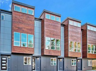 911A N 104th St, Seattle, WA 98133