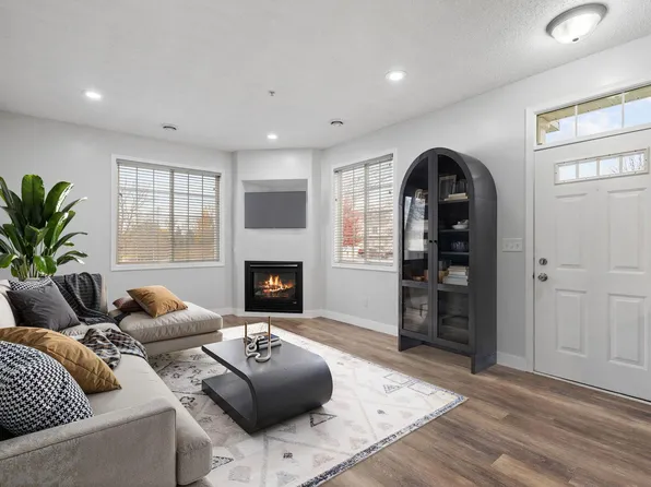 4611 Blaine Ave #1308, Inver Grove Heights, MN 55076