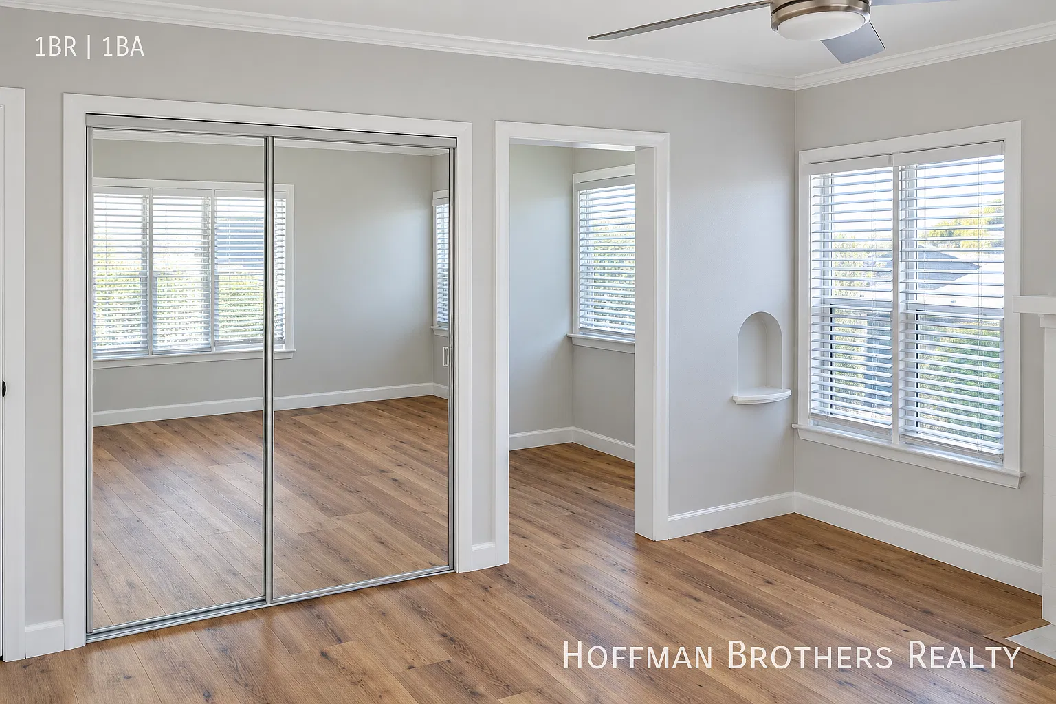 **Move-In Special** South LA Recently Updated 1 Bedroom with Wood-Look Floors, Spacious Living Ar... — Photo 1