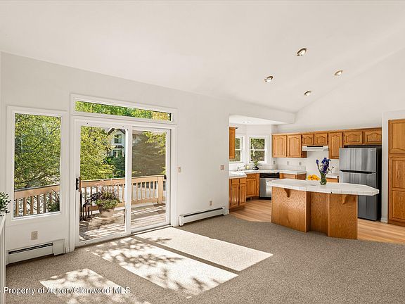 2nd image of 1524 Mockingbird Ln