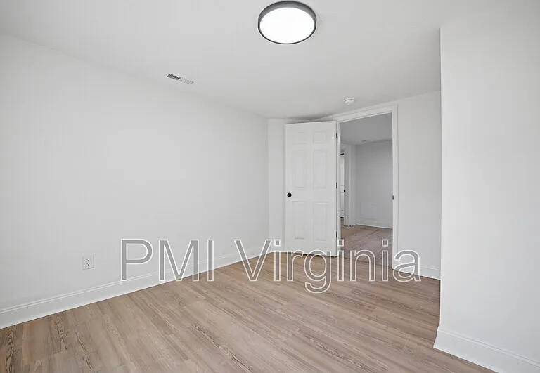 307 N 4th St — Photo 18
