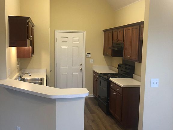 5th image of 2662 Plum Creek Dr