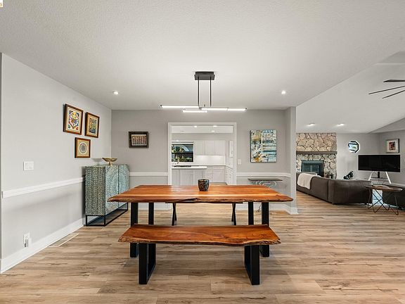 5th image of 2293 Reef Ct