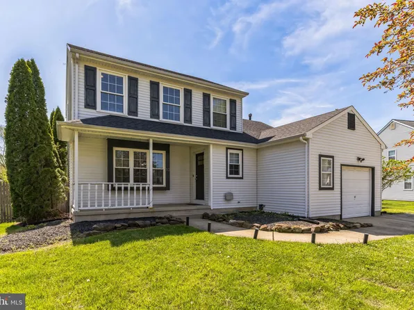 10 Martin Ln, Sicklerville, NJ 08081