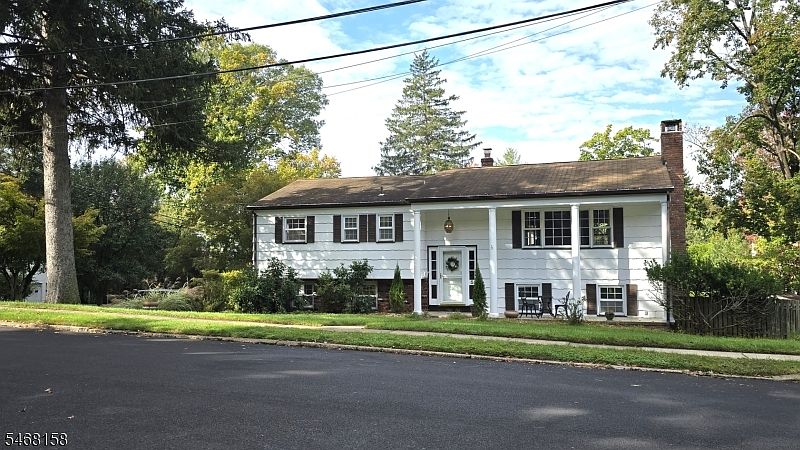 1st image of 5 Cedar St