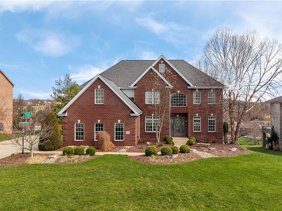 1st image of 208 Farmington Dr